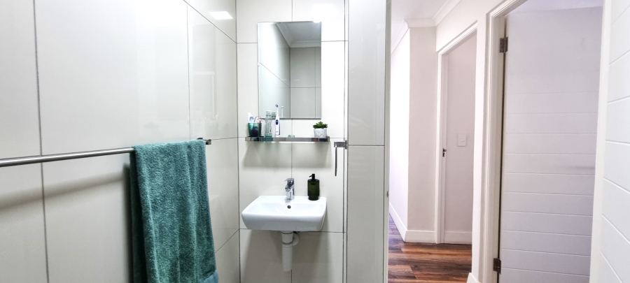 2 Bedroom Property for Sale in Zonnebloem Western Cape